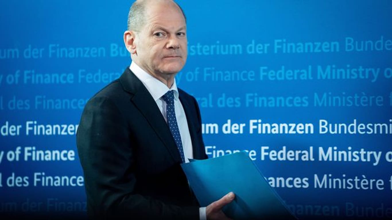 Olaf Scholz (SPD), Bundesminister der Finanzen, gibt eine Pressekonferenz zur Fortsetzung Frühjahrstreffen von Weltbank und Internationalem Währungsfonds (IWF).