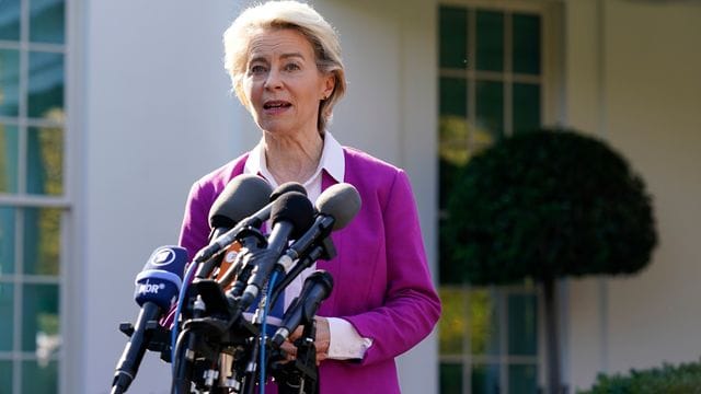 Die Präsidentin der Europäischen Kommission: Ursula von der Leyen. Die Präsidentin der Europäischen Kommission: Ursula von der Leyen.