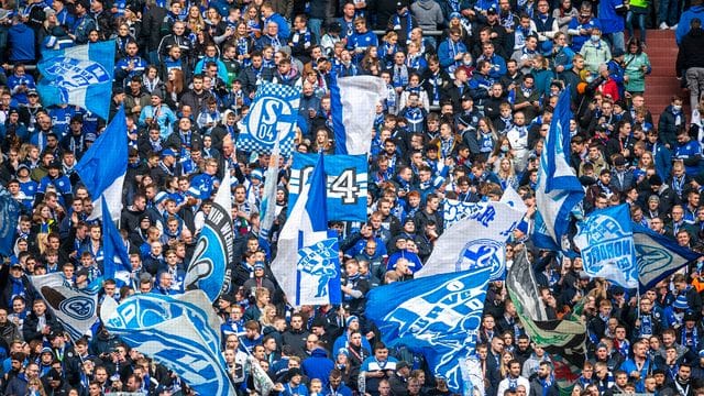 Der FC Schalke 04 regt seine Fans an, sich impfen zu lassen.