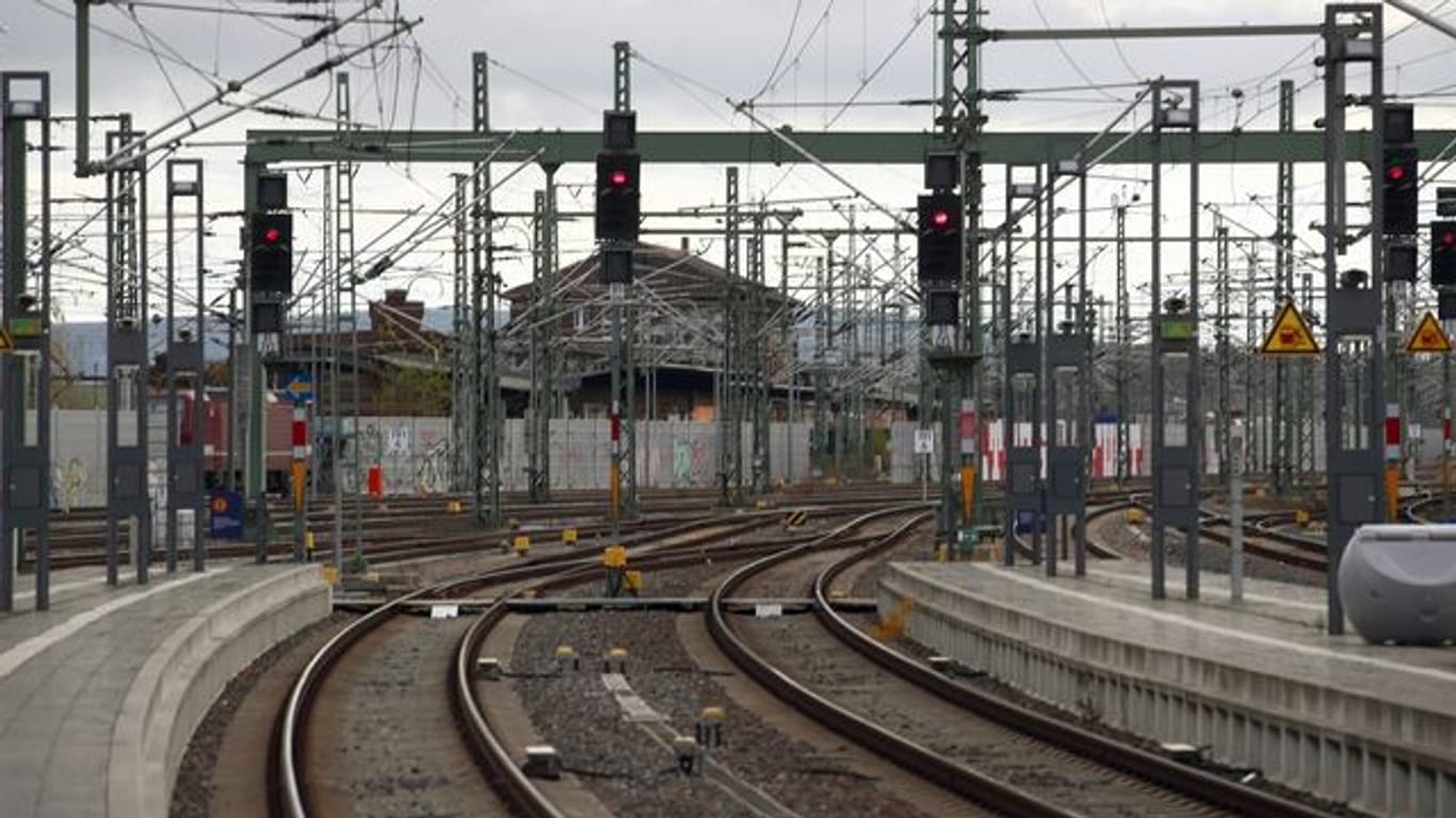 Gleise vor dem Erfurter Hauptbahnhof