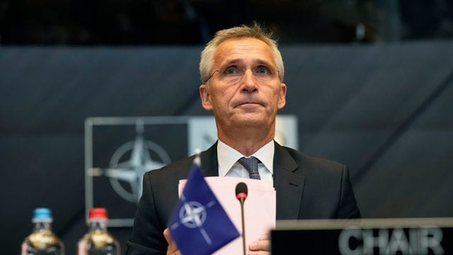 Nato-Generalsekretär Jens Stoltenberg sorgt sich wegen "großer und ungewöhnlicher" Truppenkonzentrationen Russlands.