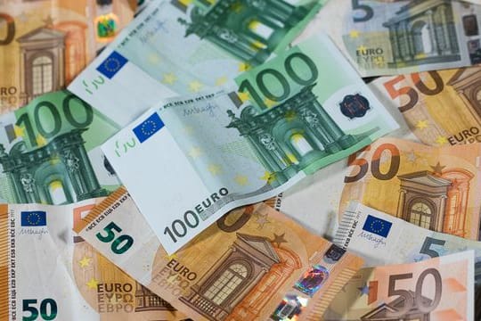 Das Geld aus dem EU-Gemeinschaftsbudget soll unter anderem helfen, die Folgen der Pandemie einzudämmen.