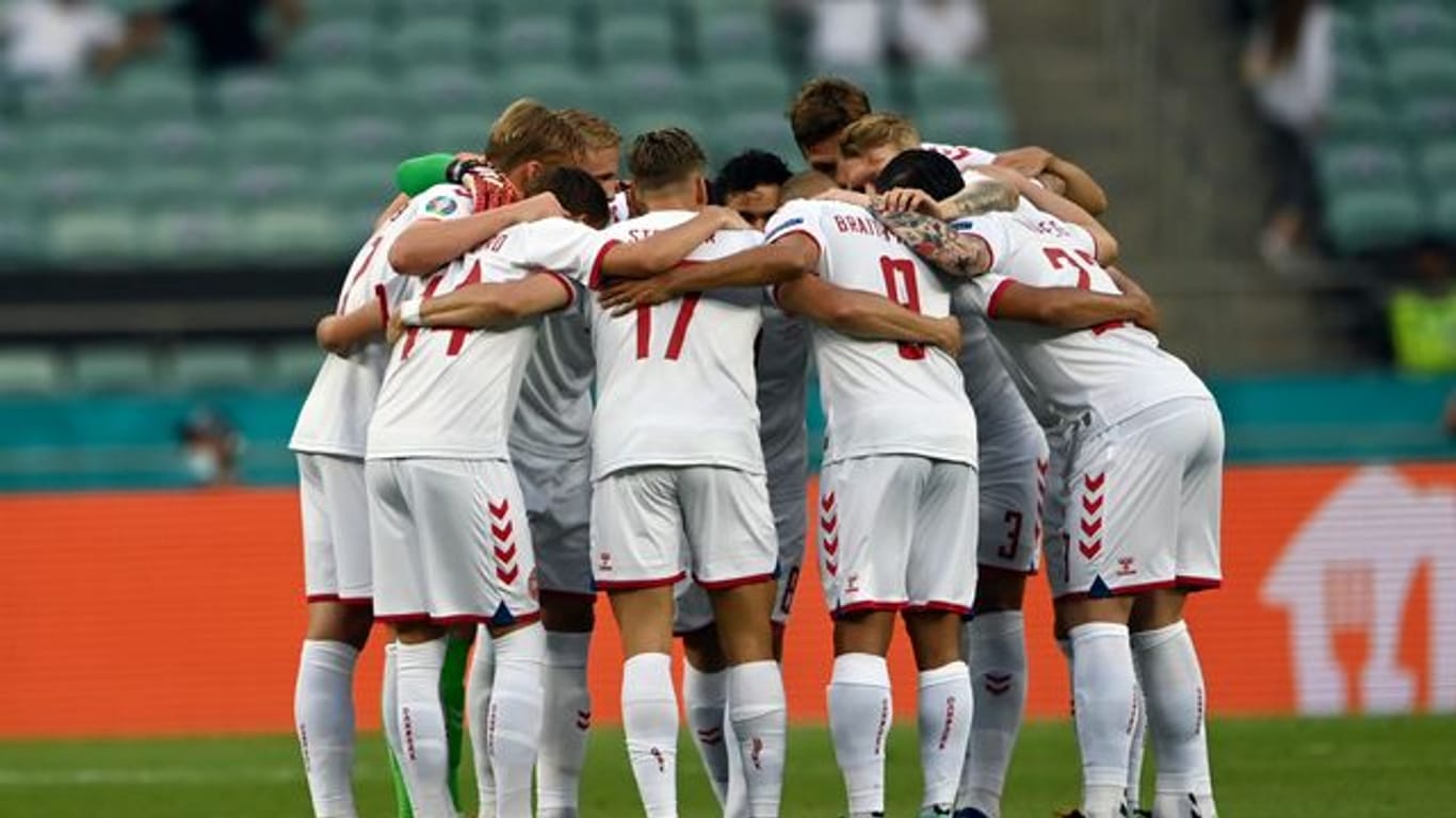Die dänischen Fußballer wollen bei der WM in Katar die Zustände beim Ausrichter kritisieren.