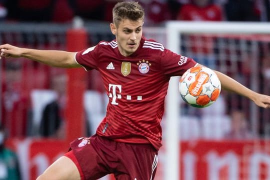 Muss in häusliche Isolation: Bayern-Verteidiger Josip Stanisic.