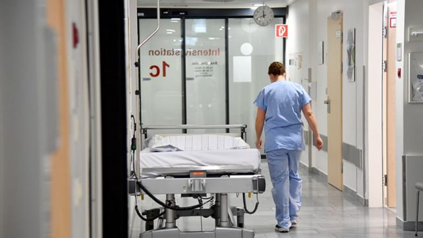 Die am stärksten von der Pandemie betroffenen Regionen Österreichs wollen einen Lockdown für die Gesamtbevölkerung verhängen.