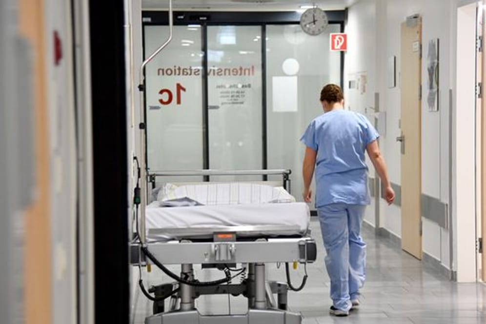 Die am stärksten von der Pandemie betroffenen Regionen Österreichs wollen einen Lockdown für die Gesamtbevölkerung verhängen.