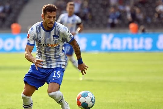 Herthas Stevan Jovetic am Ball.