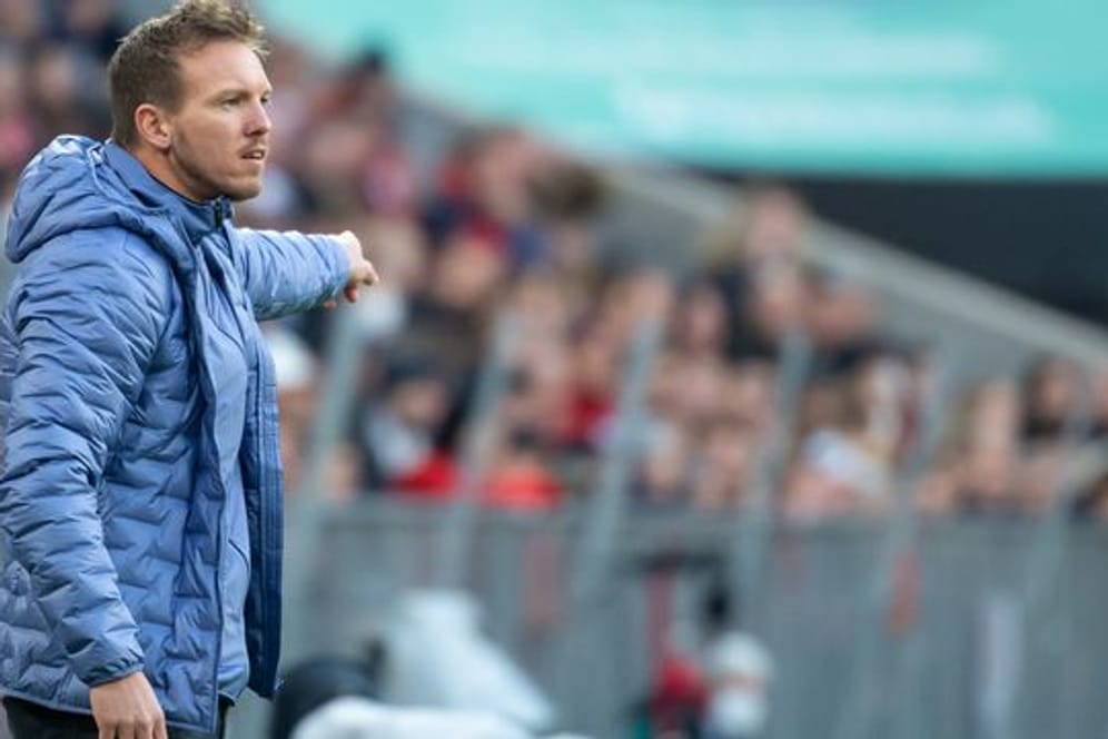 Vertraut im Bayern-Tor voll und ganz auf Manuel Neuer: Trainer Julian Nagelsmann.