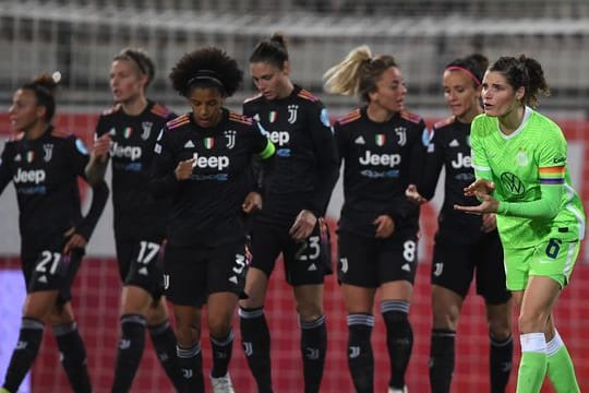 Dominique Janssen (r) musste ich mit dem VfL den Frauen von Juventus Turin geschlagen geben.