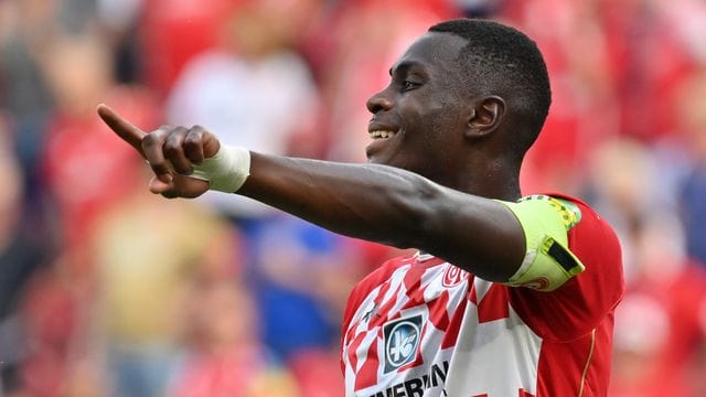 Lobt seinen Trainer: Moussa Niakhaté, Kapitän vom FSV Mainz 05.