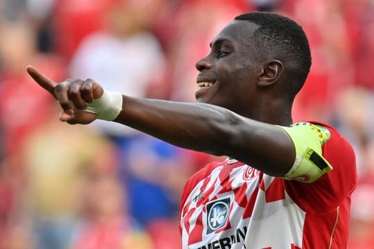 Lobt seinen Trainer: Moussa Niakhaté, Kapitän vom FSV Mainz 05.