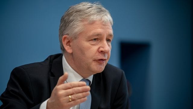 "Ich bin mir nicht sicher, ob die beschlossenen Maßnahmen wirklich ausreichen", sagt Gernot Marx. "Ich bin mir nicht sicher, ob die beschlossenen Maßnahmen wirklich ausreichen", sagt Gernot Marx.