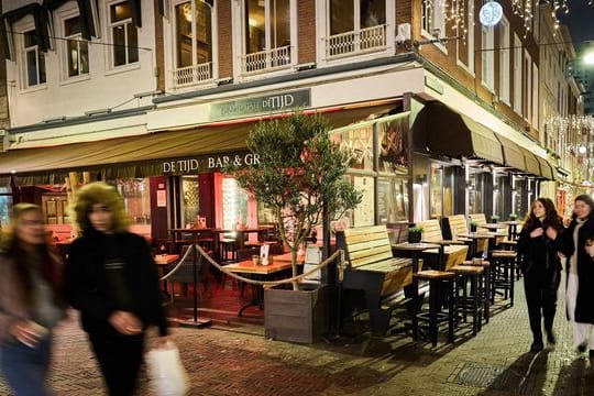 Cafés in der Innenstadt von Den Haag.