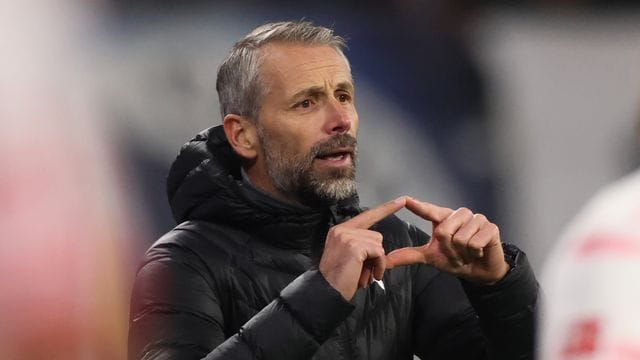 Möchte, dass Fußballer bei den Corona-Regeln wie Bauarbeiter betrachtet werden: Dortmunds Trainer Marco Rose. Möchte, dass Fußballer bei den Corona-Regeln wie Bauarbeiter betrachtet werden: Dortmunds Trainer Marco Rose.