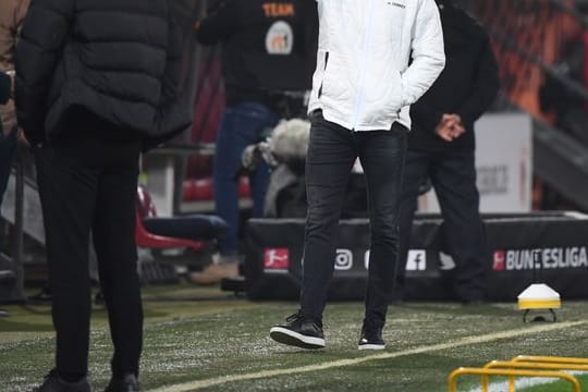 Bayerns Trainer Julian Nagelsmann ist nach dem Patzer gegen Augsburg wütend.