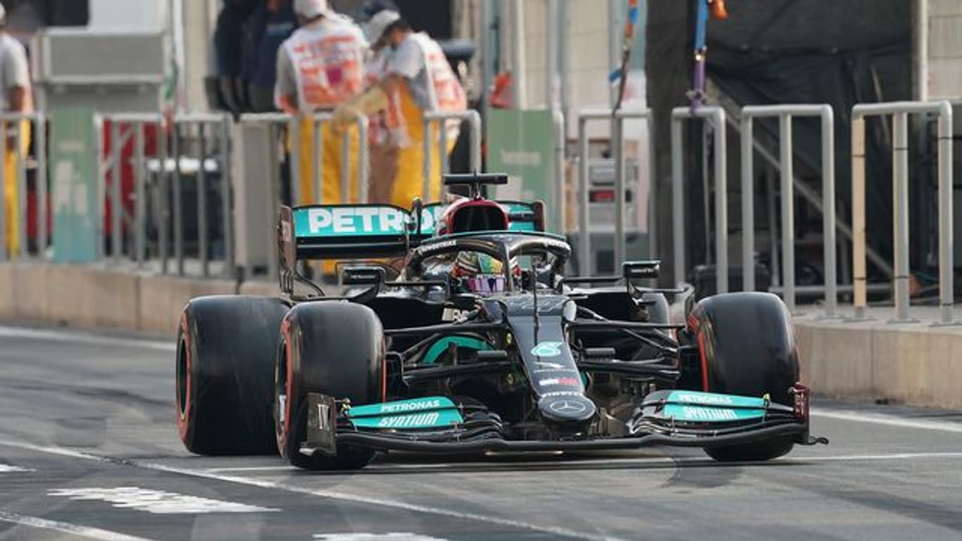 Startet in Katar von der Pole Position: Lewis Hamilton.