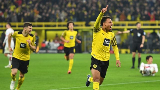 Dortmunds Stürmer Donyell Malen jubelt nach seinem Treffer zum 1:0. Dortmunds Stürmer Donyell Malen jubelt nach seinem Treffer zum 1:0.