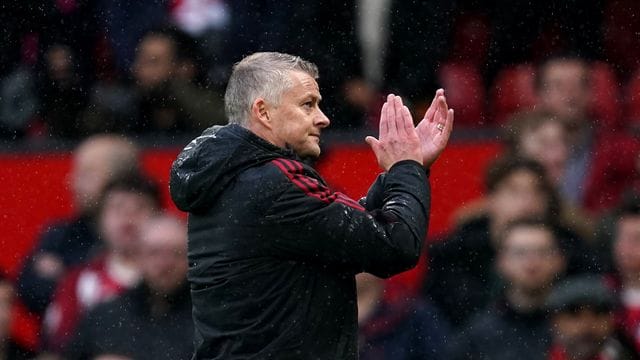 Manchester Uniteds Trainer Ole Gunnar Solskjaer bangt um seinen Job. Manchester Uniteds Trainer Ole Gunnar Solskjaer bangt um seinen Job.