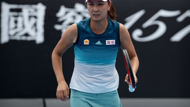 Die chinesische Tennisspielerin Peng Shuai spielt ein Erstrundenmatch gegen die Kanadierin Bouchard bei den Australian Open am 15.