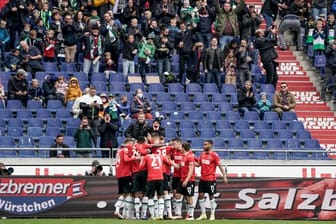 Mit 1000 Freikarten für das Heimspiel gegen Dresden wollen Hannover 96 und die Region Hannover einen weiteren Impfanreiz schaffen.