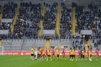 Wegen der hohen Corona-Fallzahlen muss Dynamo Dresden vorerst auf Zuschauer verzichten.
