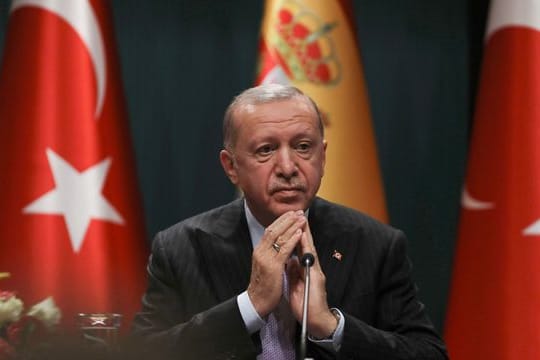 Recep Tayyip Erdogan, Präsident der Türkei, hat den Kronprinzen Abu Dhabis, Mohammed bin Sajid al-Nahjan in Ankara empfangen.