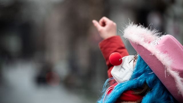 Die Karnevalisten in Düsseldorf hoffen auf den Mai.