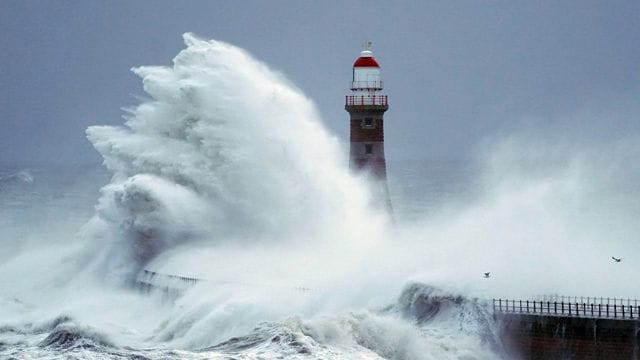 Der sturmumtoste Roker-Leuchtturm in Sunderland.