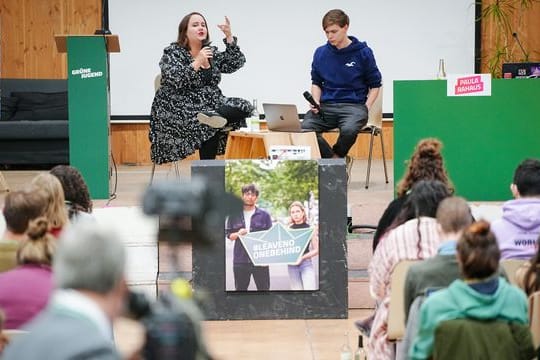 Die stellvertretende Grünen-Bundesvorsitzende Ricarda Lang und der Grüne-Jugend-Chef Timon Dzienus.