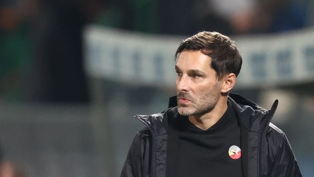 Fürths Trainer Stefan Leitl war nach der Niederlage gegen Hoffenheim bedient. Fürths Trainer Stefan Leitl war nach der Niederlage gegen Hoffenheim bedient.