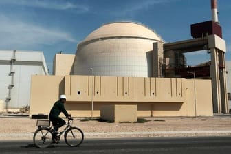 Der Iran hat seine Atomanlagen nach dem US-Ausstieg wieder ausgebaut, fast waffenfähiges Uran produziert und internationale Inspektionen eingeschränkt.