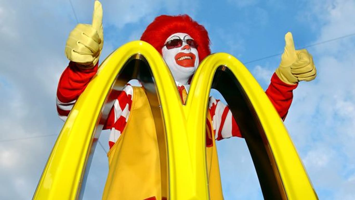 Das goldene M der Burgerkette McDonald's ist ein weltweit bekanntes Emblem für Fast Food.