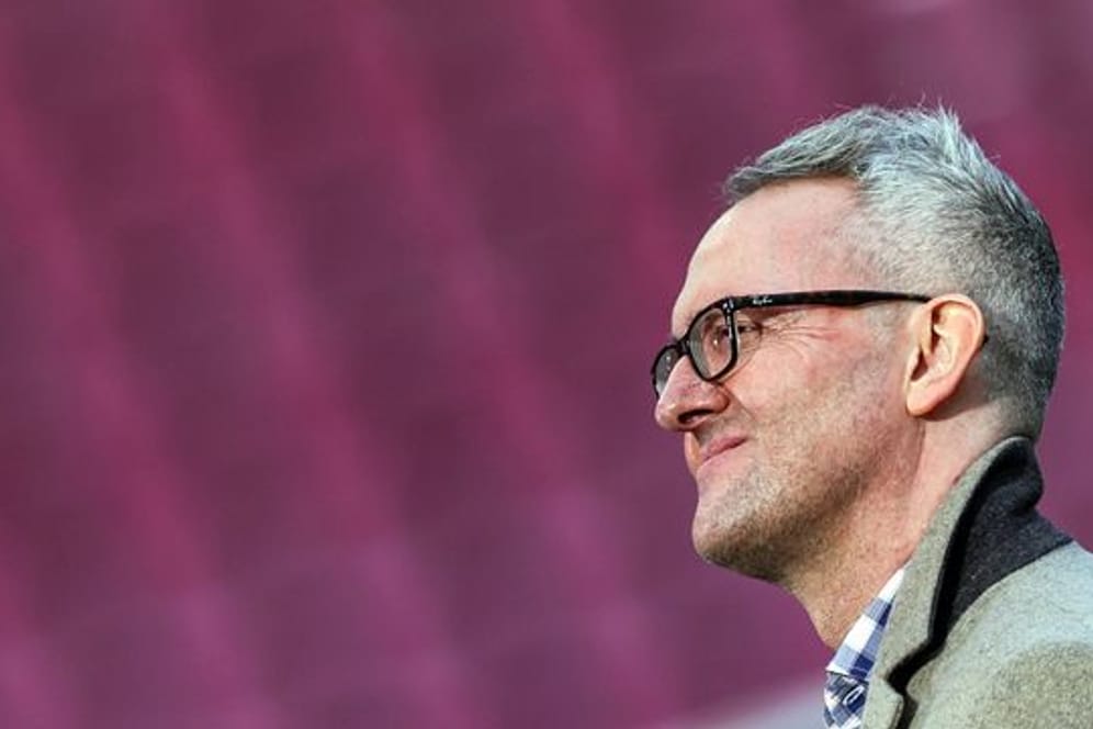 FC-Geschäftsführer Wehrle weist die Kritik am vollen Kölner Stadion zurück.