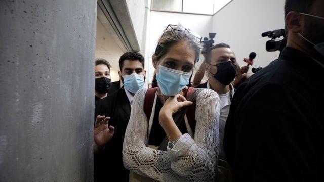 Aya Biran-Nirko, die Tante väterlicherseits des sechsjährigen Eitan Biran, nach einer Anhörung in Tel Aviv. Aya Biran-Nirko, die Tante väterlicherseits des sechsjährigen Eitan Biran, nach einer Anhörung in Tel Aviv.