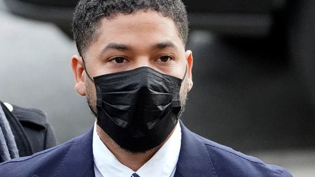 US-Schauspieler Jussie Smollett trifft bei seinen Prozess in Chicago ein.