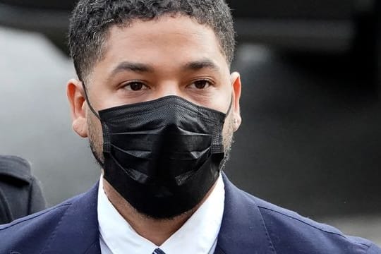 US-Schauspieler Jussie Smollett trifft bei seinen Prozess in Chicago ein.