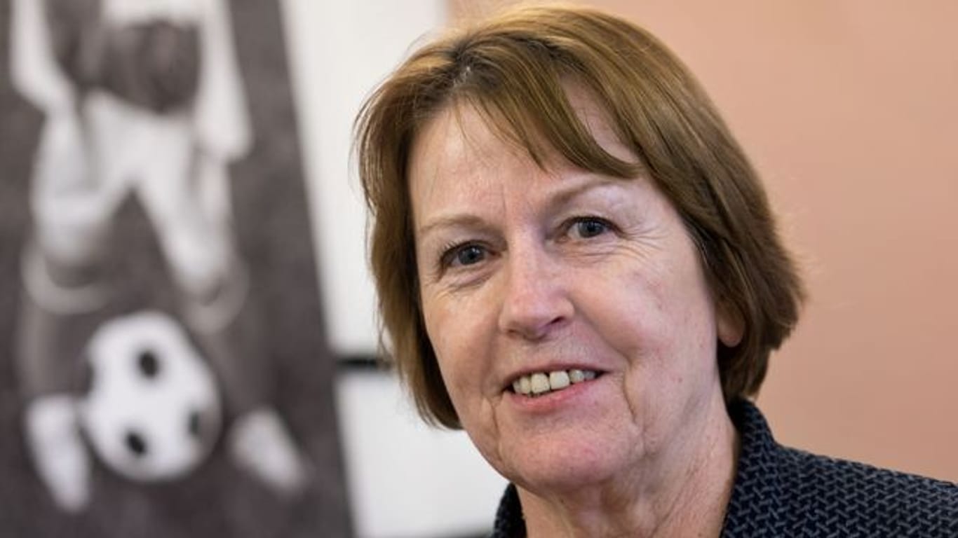 Seit 1982 Delegationsleiterin der Frauen-Nationalmannschaft: Hannelore Ratzeburg.