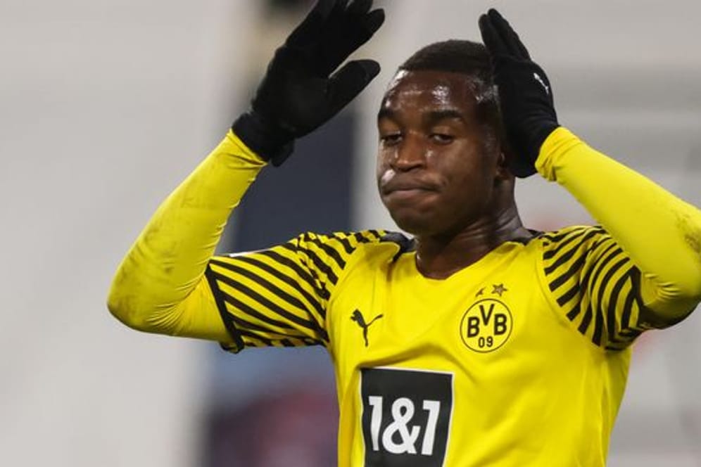 Hat sich einen Muskelfaserrisses zugezogen und fällt für Borussia Dortmund länger aus: Youssoufa Moukoko.