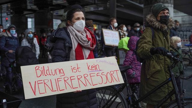 "Bildung ist kein Verliererressort": Momentaufnahme von einer Demonstration für mehr Chancengleichheit im Schulsystem.