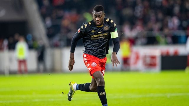 Hegt keine Wechselabschichten: Mainz-Kapitän Moussa Niakhaté.