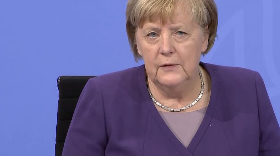 Angela Merkel in Berlin: Die geschäftsführende Kanzlerin stellt die neuen Corona-Regeln vor.