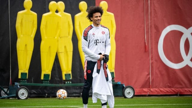 "Wir wollen jedem zeigen, dass wir die Nummer eins sind", kündigt Leroy Sané vor dem Spiel in Dortmund an. "Wir wollen jedem zeigen, dass wir die Nummer eins sind", kündigt Leroy Sané vor dem Spiel in Dortmund an.