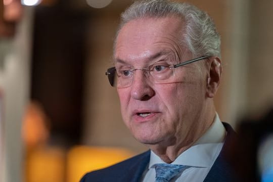 Joachim Herrmann, (CSU) Innenminister von Bayern, spricht zu Beginn der Innenministerkonferenz (IMK).