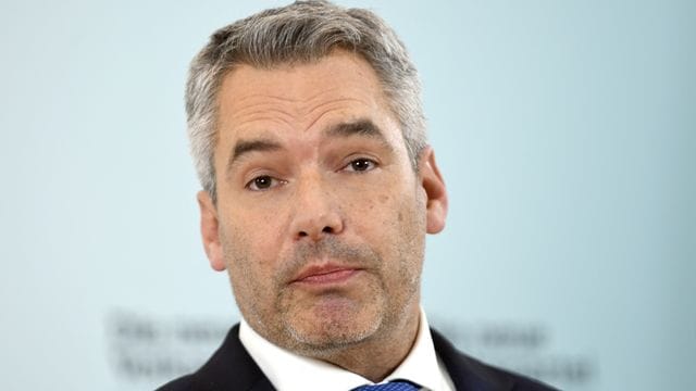 Der 49-jährige Nehammer soll neuer Chef der konservativen ÖVP und neuer Bundeskanzler von Österreich werden.