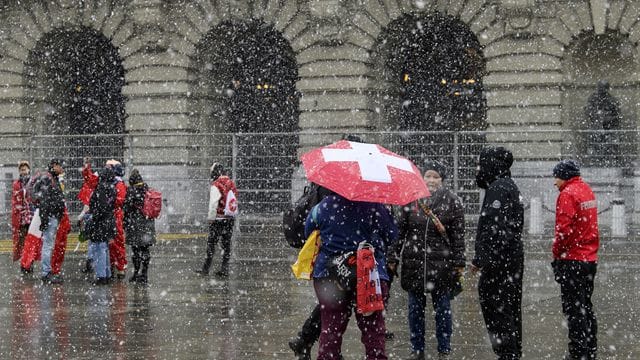 Das RKI erklärt Polen und die Schweiz zu Corona-Hochrisikogebieten.