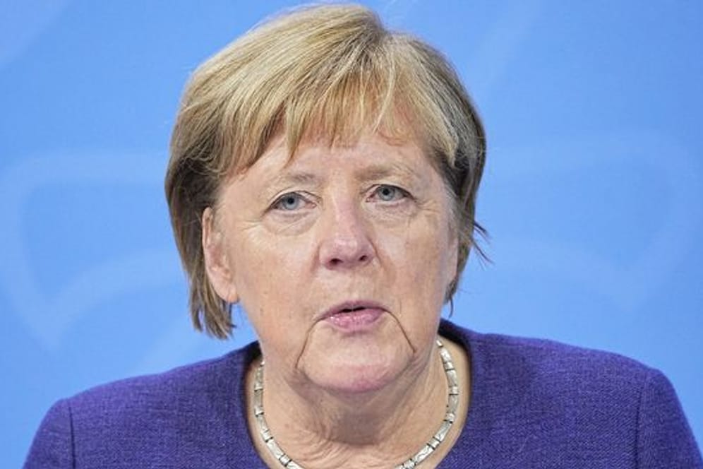 Die geschäftsführende Kanzlerin Angela Merkel und äußert sich zur aktuellen Corona-Lage.