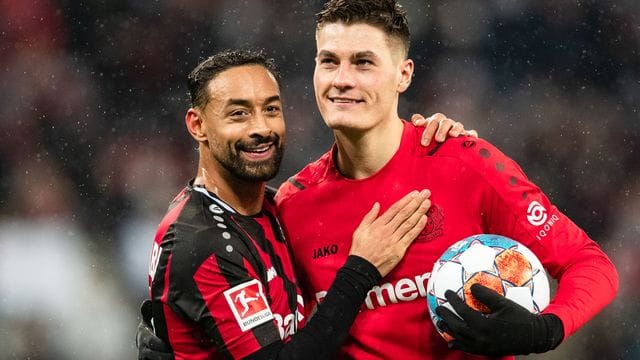 Souvenir: Patrik Schick nahm den Spielball seiner Tore-Gala mit nach Hause. Souvenir: Patrik Schick nahm den Spielball seiner Tore-Gala mit nach Hause.