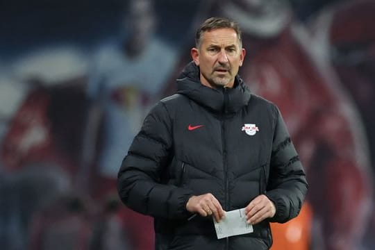 Als Platzhalter an der Seitenlinie soll Achim Beierlorzer im Fernduell mit dem FC Brügge wenigstens noch Gruppenplatz sichern.