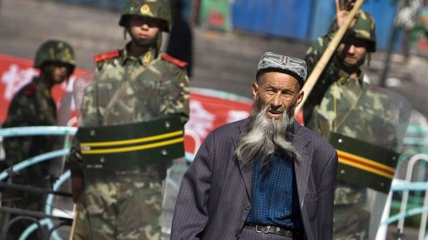 Ein Angehöriger der uigurischen Minderheit in Ürümqi in der Unruheregion Xinjiang in Nordwestchina.