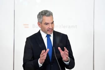 Karl Nehammer (ÖVP) ist der neue Bundeskanzler von Österreich.